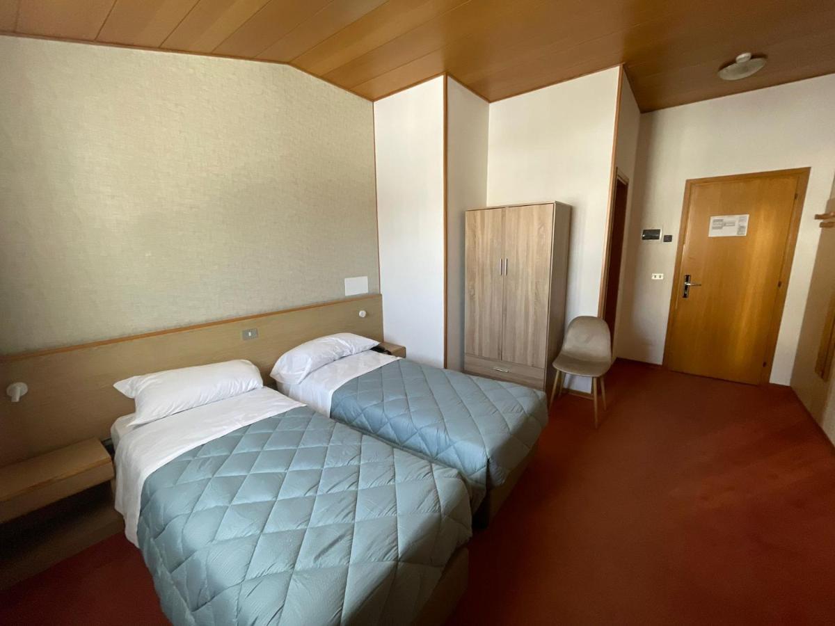 Hotel Tarvis エクステリア 写真